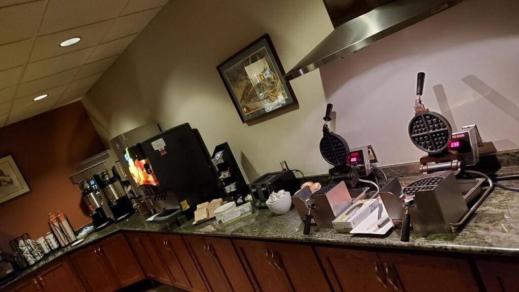 Timberlake Lodge Grand Rapids Extérieur photo